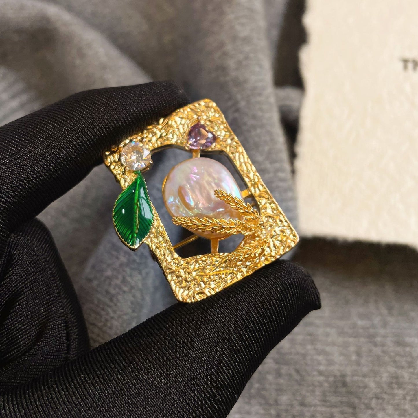 Baroque Pearl Tassel Floral Brooch Fashion Niche Pin ins Premium Suit Brooch
